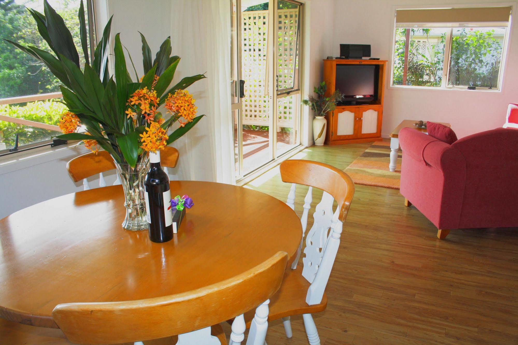Poinciana Cottages Burnt Pine Ngoại thất bức ảnh